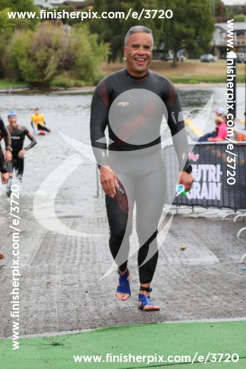 3720_003988 | Swim