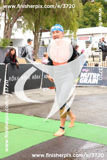 3720_008910 | Swim